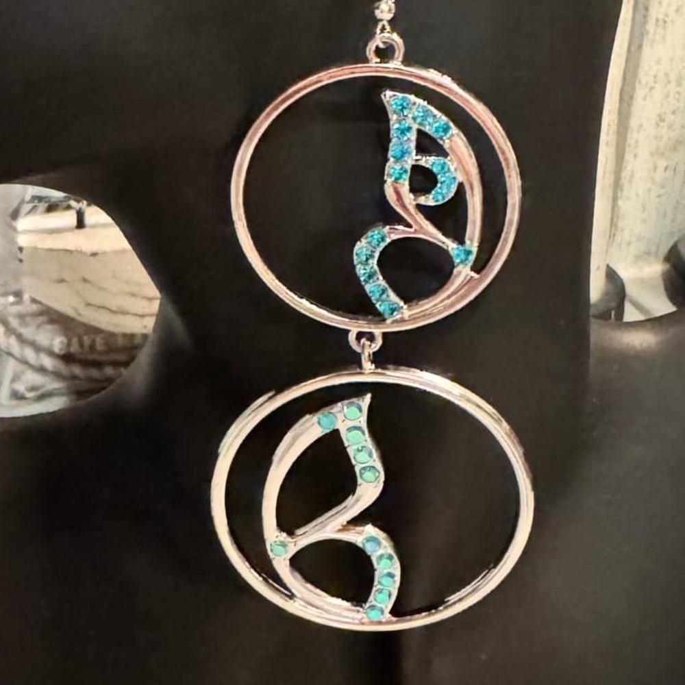 Hand crafted Elegant Silver Turquoise dangling Earrings 2x3in - Picture 4 of 4